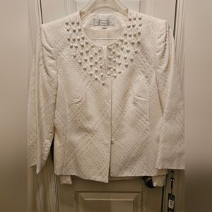 Tahari 2pc white suit